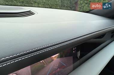 Седан Porsche Taycan 2021 в 