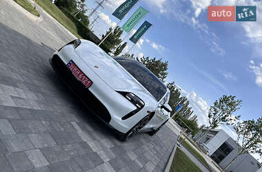 Седан Porsche Taycan 2021 в 