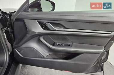 Седан Porsche Taycan 2021 в 