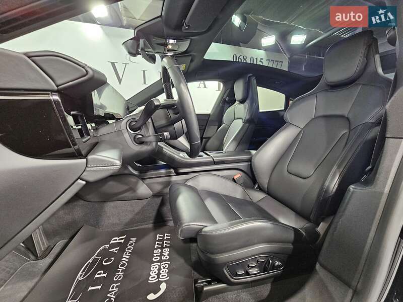 Седан Porsche Taycan 2021 в Киеве