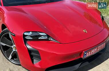 Седан Porsche Taycan 2022 в 