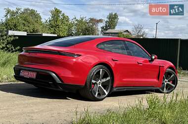 Седан Porsche Taycan 2022 в 