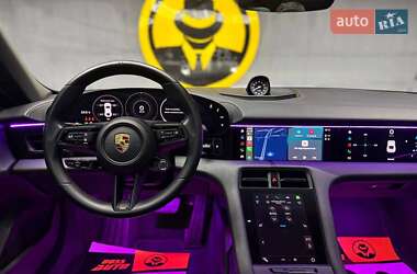 Купе Porsche Taycan 2021 в 