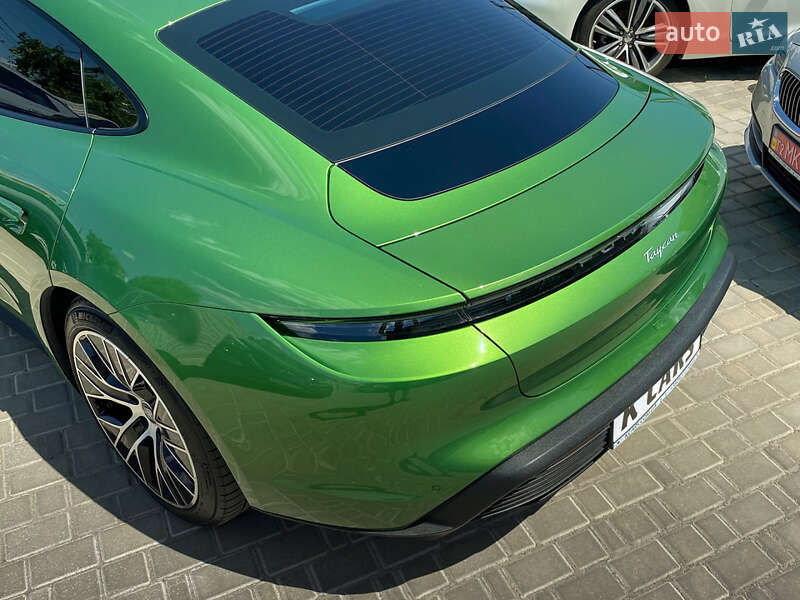 Седан Porsche Taycan 2021 в Одессе