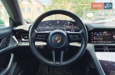 Седан Porsche Taycan 2021 в 