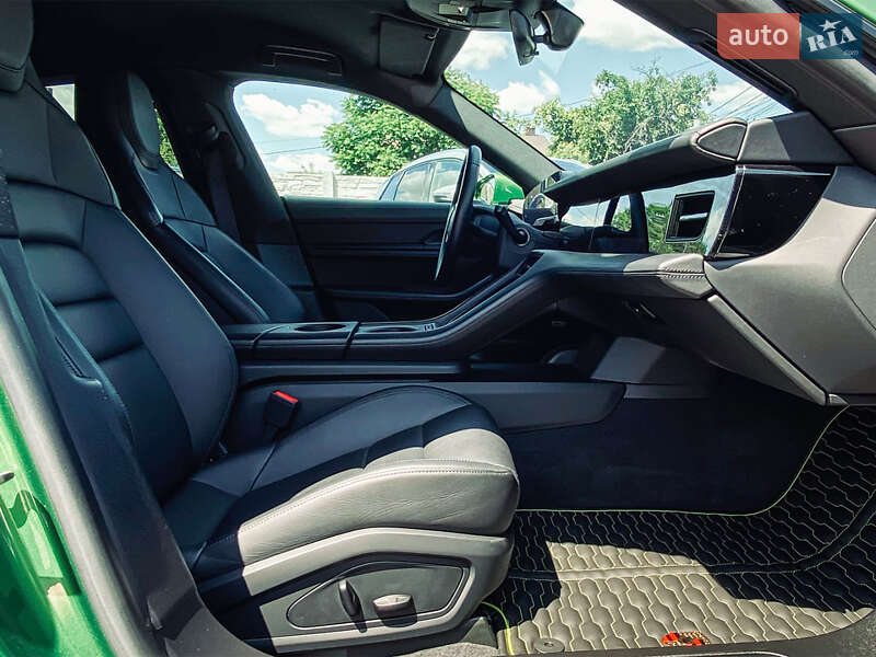 Седан Porsche Taycan 2021 в Одессе