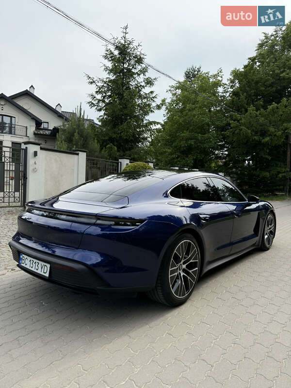 Седан Porsche Taycan 2020 в Львове