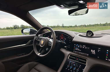 Седан Porsche Taycan 2021 в 