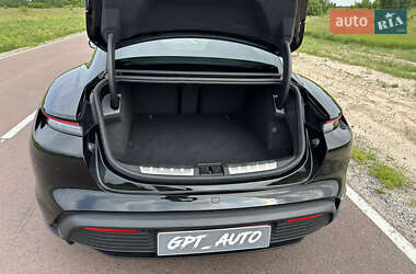 Седан Porsche Taycan 2025 в 