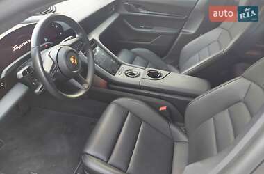 Седан Porsche Taycan 2021 в 