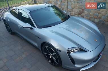 Седан Porsche Taycan 2021 в 