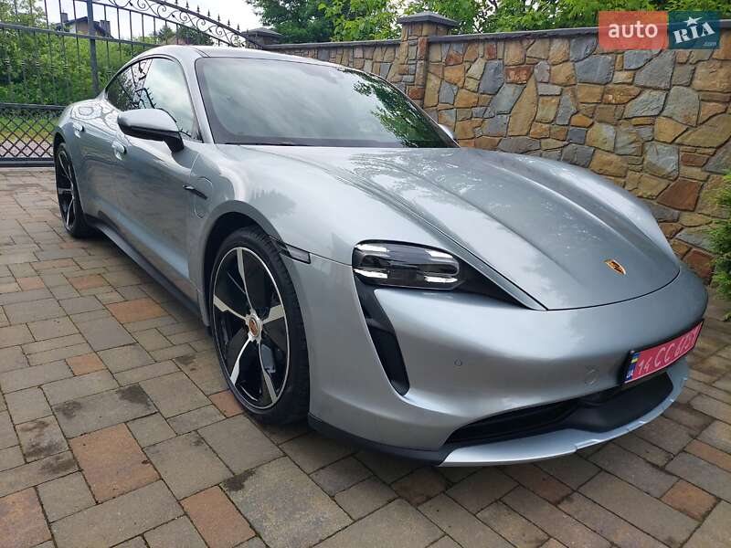 Седан Porsche Taycan 2021 в 
