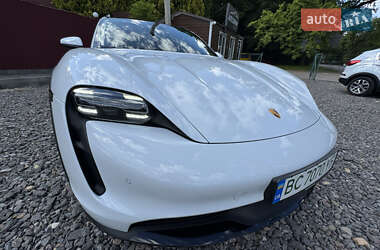 Седан Porsche Taycan 2021 в 