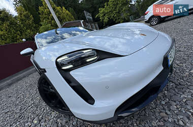 Седан Porsche Taycan 2021 в 