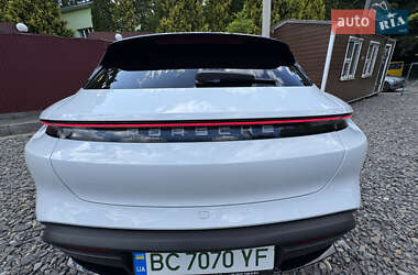 Седан Porsche Taycan 2021 в 