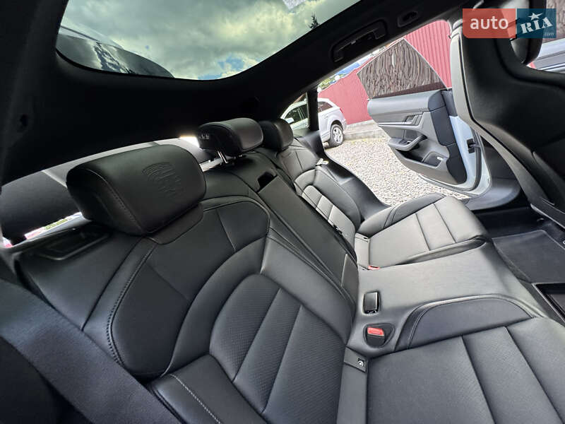 Седан Porsche Taycan 2021 в Трускавце