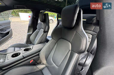 Седан Porsche Taycan 2021 в 