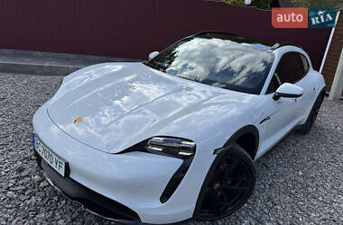 Седан Porsche Taycan 2021 в 