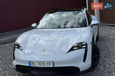 Седан Porsche Taycan 2021 в 