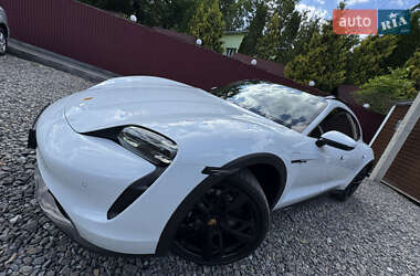 Седан Porsche Taycan 2021 в 