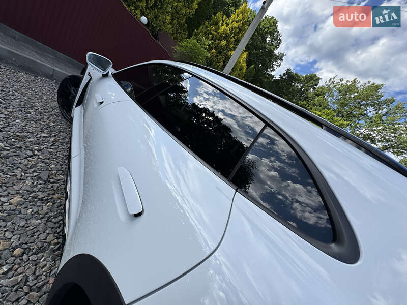Седан Porsche Taycan 2021 в Трускавце