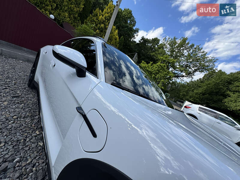 Седан Porsche Taycan 2021 в Трускавце
