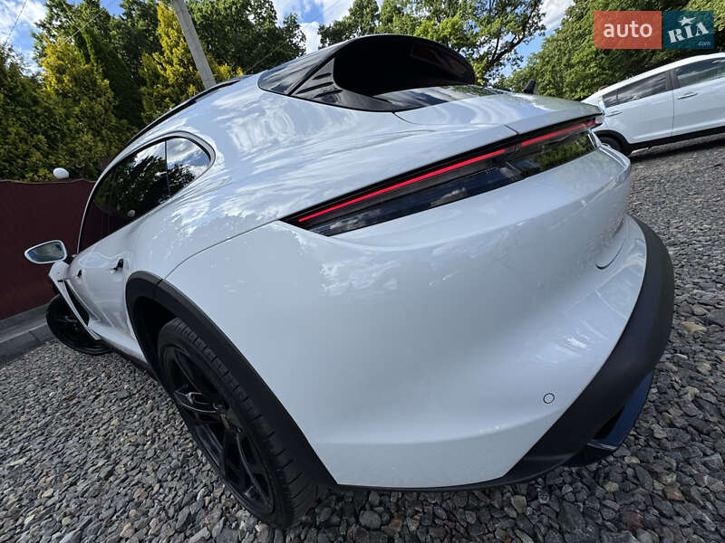 Седан Porsche Taycan 2021 в Трускавце