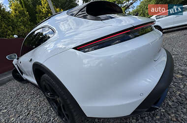 Седан Porsche Taycan 2021 в 