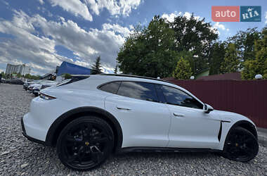 Седан Porsche Taycan 2021 в 