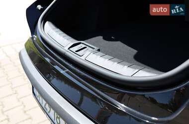Седан Porsche Taycan 2023 в 
