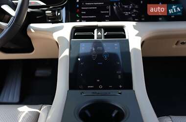 Седан Porsche Taycan 2023 в 