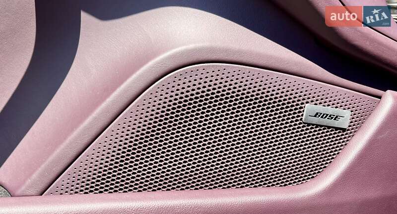 Седан Porsche Taycan 2020 в Киеве
