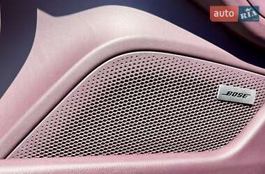 Седан Porsche Taycan 2020 в 