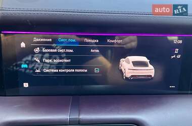 Седан Porsche Taycan 2020 в 