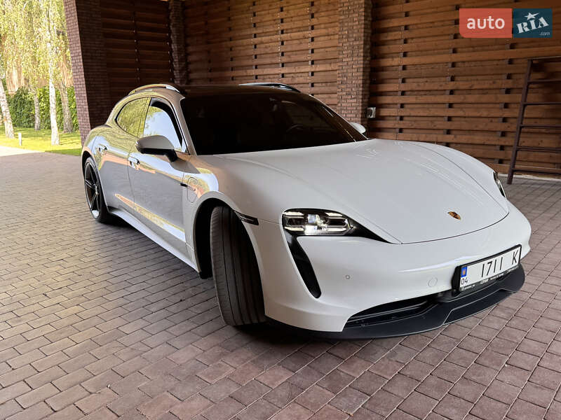 Седан Porsche Taycan 2023 в Дніпрі