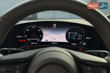 Седан Porsche Taycan 2020 в 