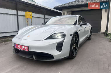 Седан Porsche Taycan 2024 в 