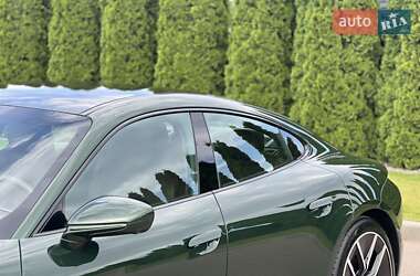 Седан Porsche Taycan 2024 в 