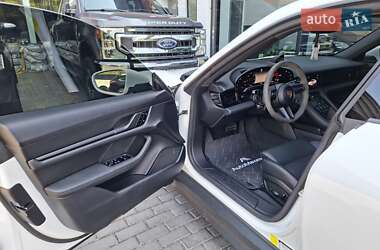 Седан Porsche Taycan 2021 в 
