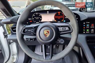 Седан Porsche Taycan 2021 в 