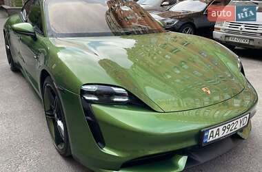 Седан Porsche Taycan 2020 в 