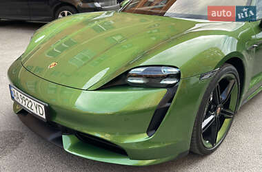 Седан Porsche Taycan 2020 в 