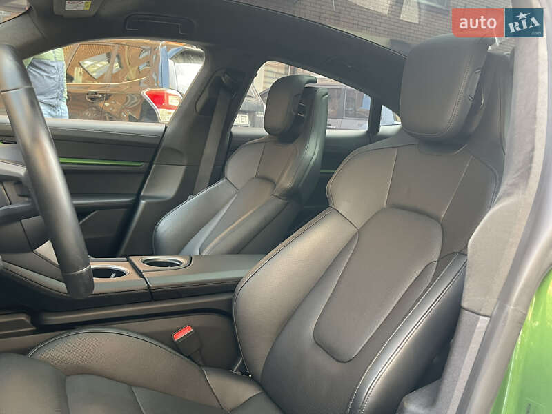 Седан Porsche Taycan 2020 в Киеве фото 34 Седан Porsche Taycan 2020 в Киеве