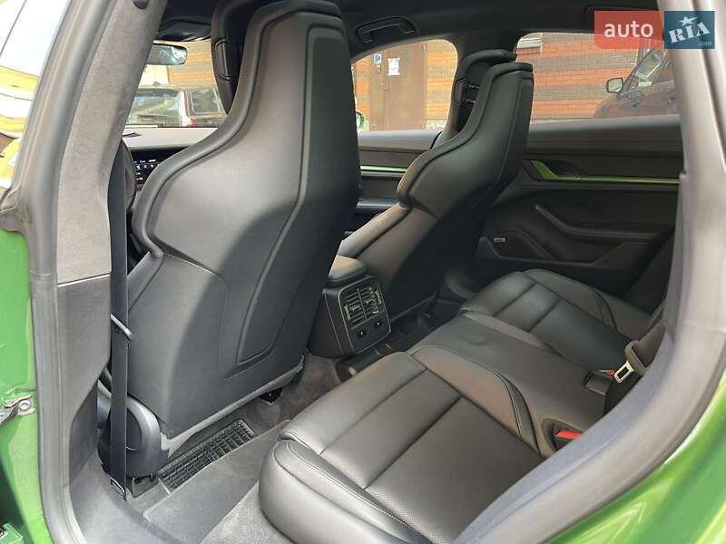 Седан Porsche Taycan 2020 в Киеве фото 46 Седан Porsche Taycan 2020 в Киеве