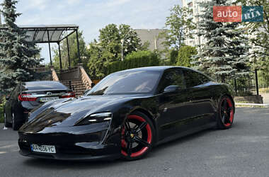 Седан Porsche Taycan 2020 в Києві