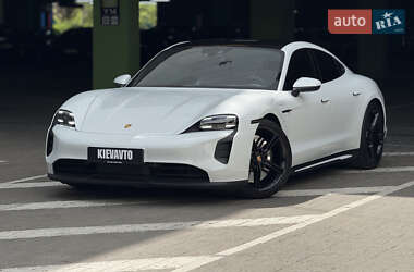 Седан Porsche Taycan 2020 в Києві