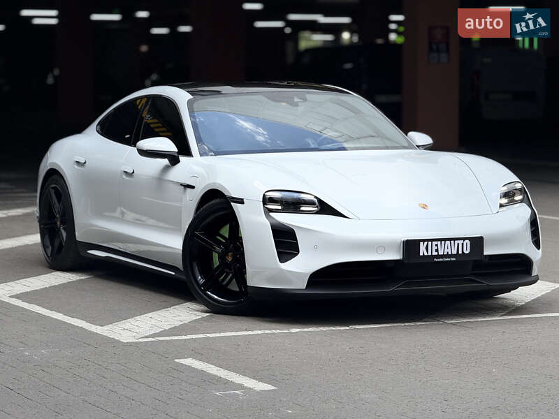 Седан Porsche Taycan 2020 в Києві