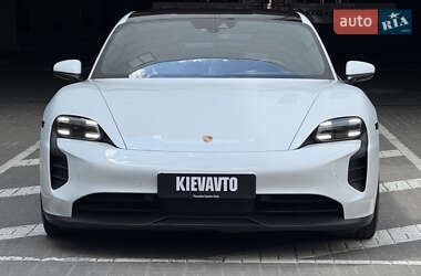 Седан Porsche Taycan 2020 в 