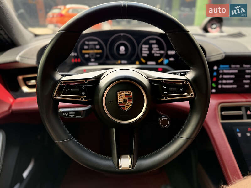 Седан Porsche Taycan 2020 в Києві