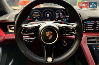 Седан Porsche Taycan 2020 в 